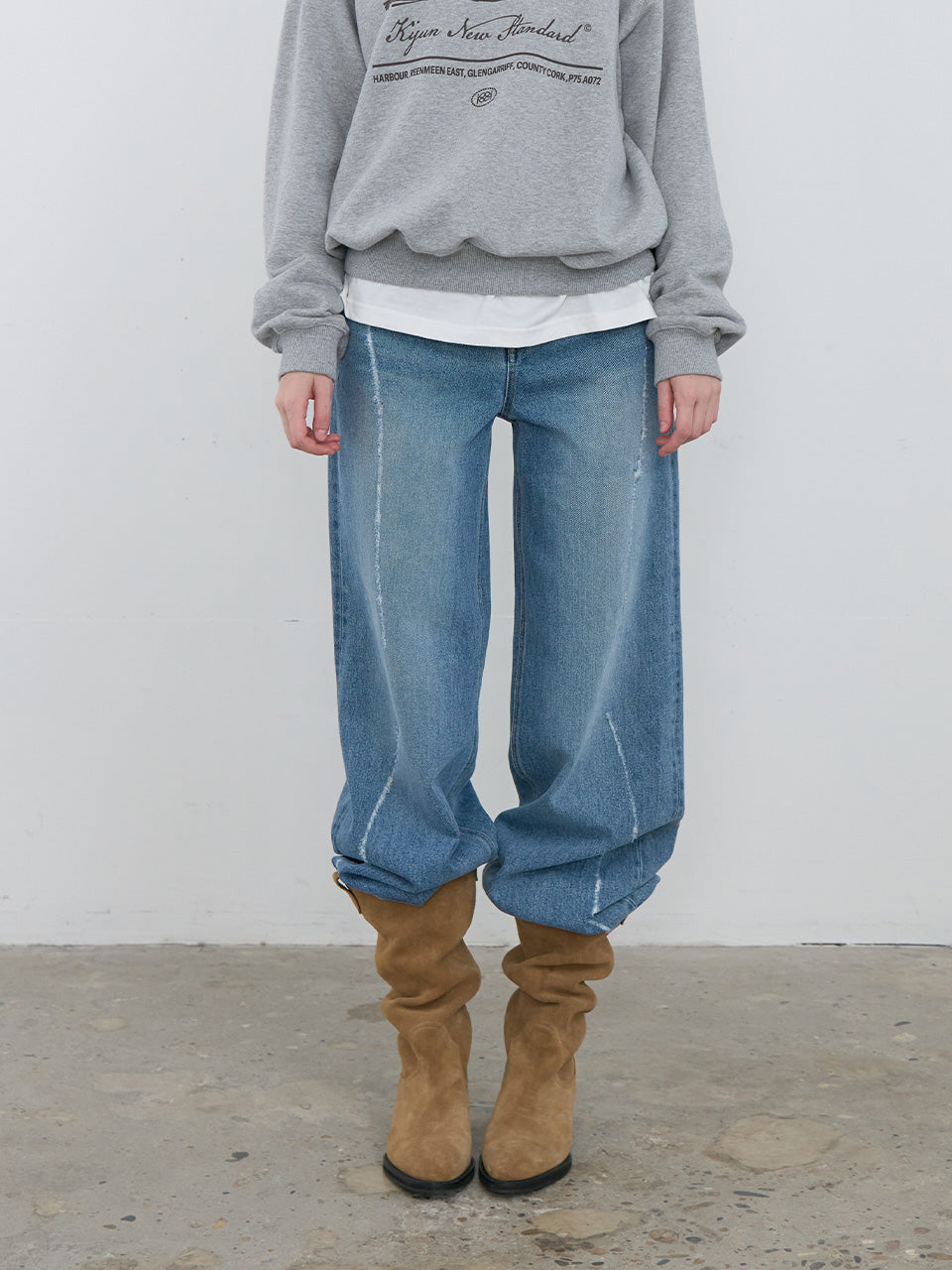 Scratched Wide Jeans