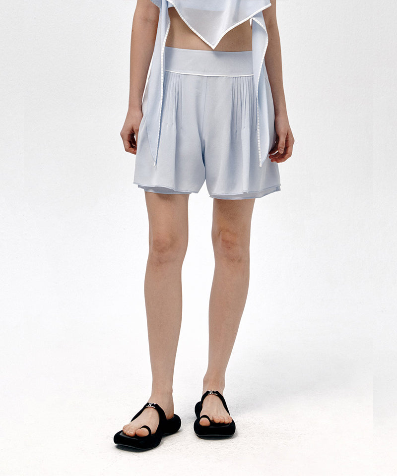 【LOW CLASSIC】PLEATED SILK SHORTS / Light Blue