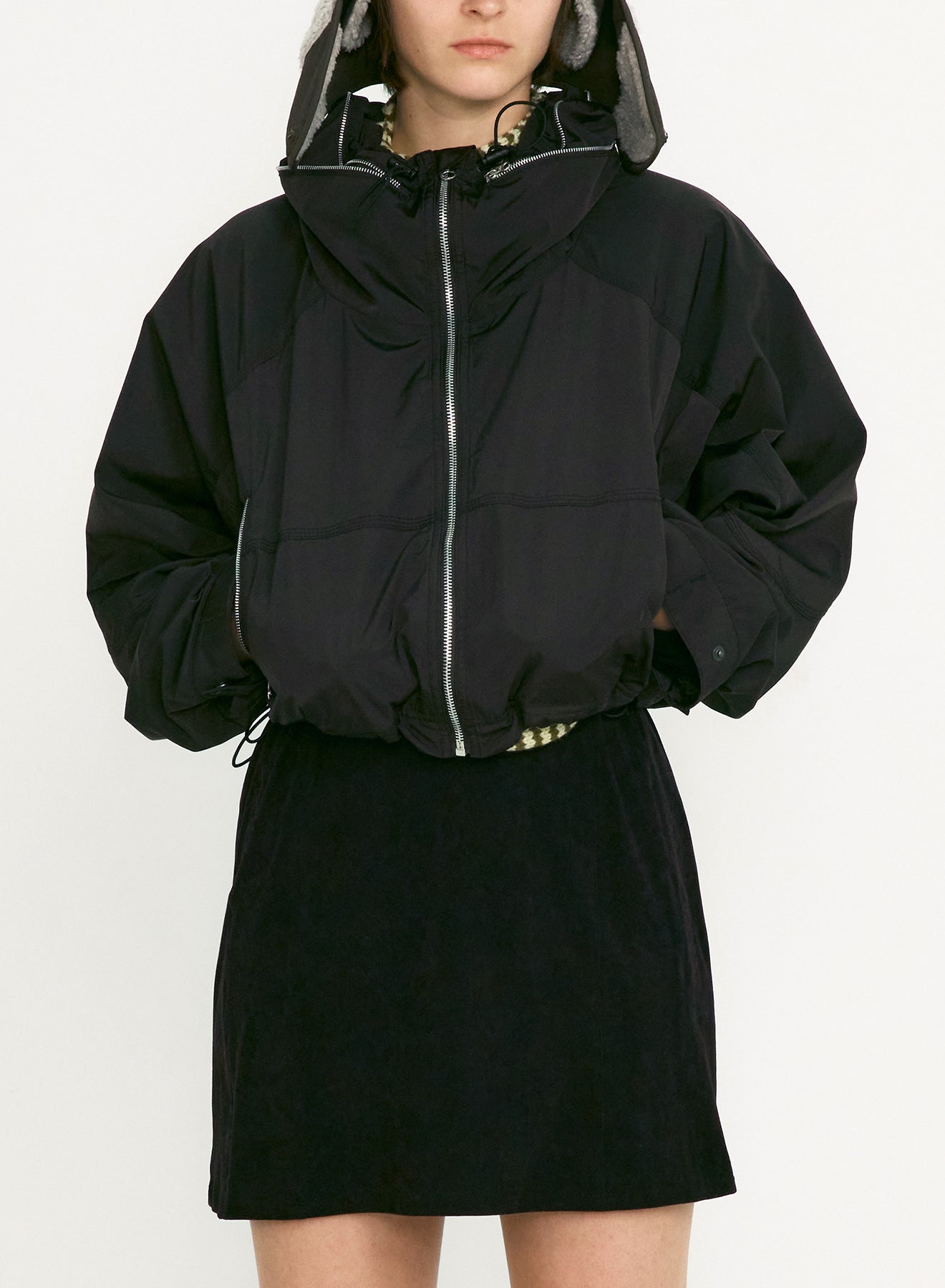 DRAWSTRING WIND JACKET