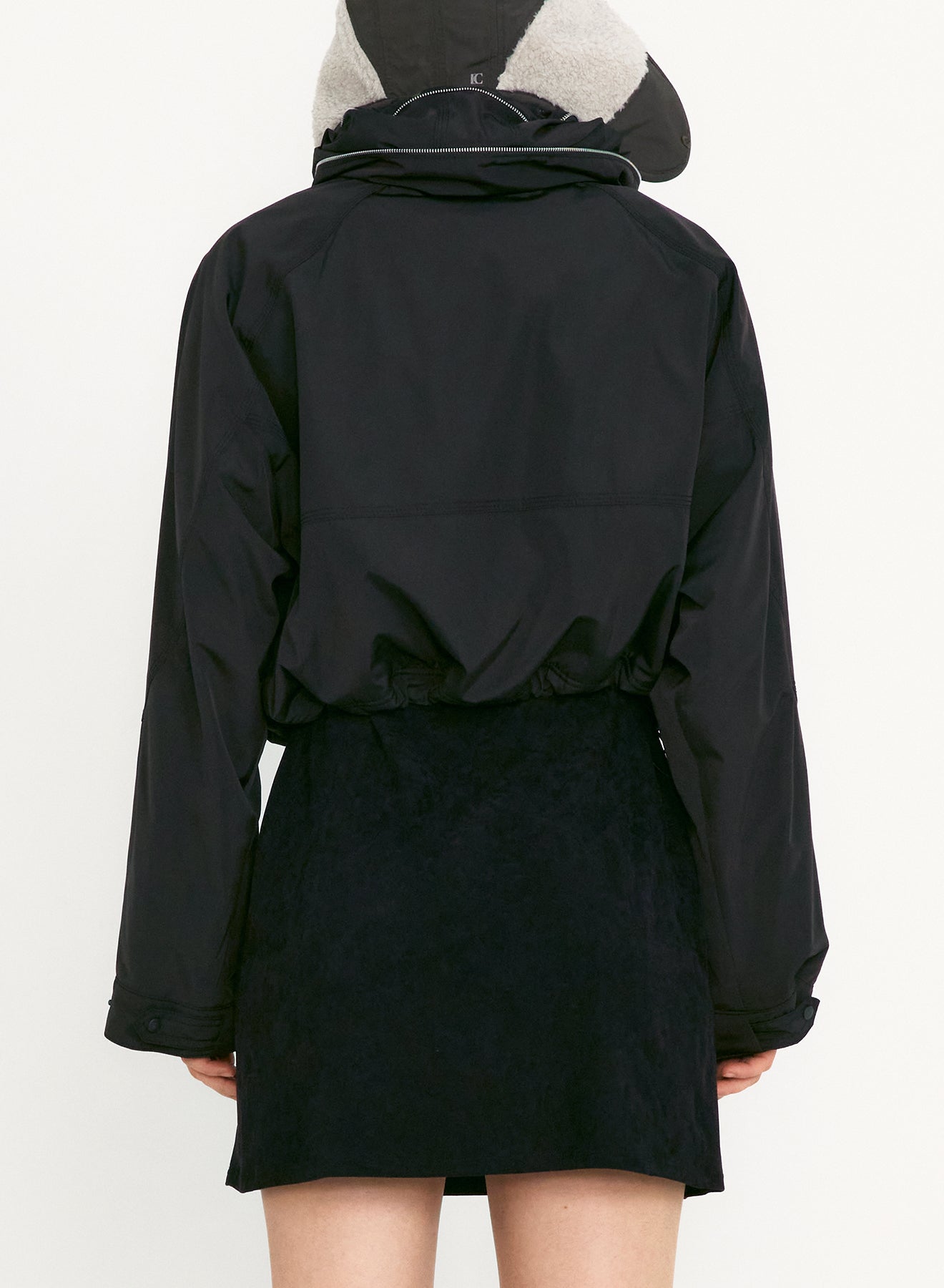 DRAWSTRING WIND JACKET